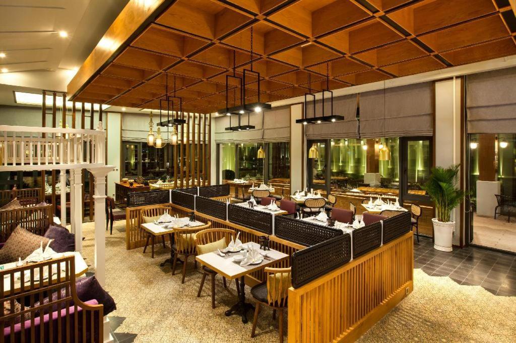 Vinoasis Phu Quoc Hotel Bien Hoa Exterior photo